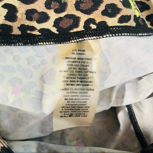 Betsey Johnson cheetah and roses compression leggings athletic yoga woman's S - Picture 8 of 9